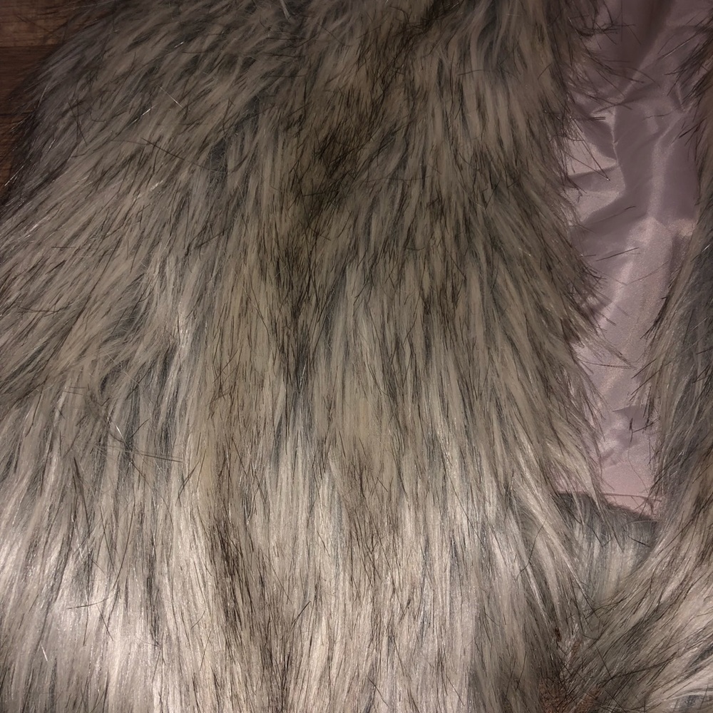 HP⚡️Abercrombie fur vest - Picture 3 of 7